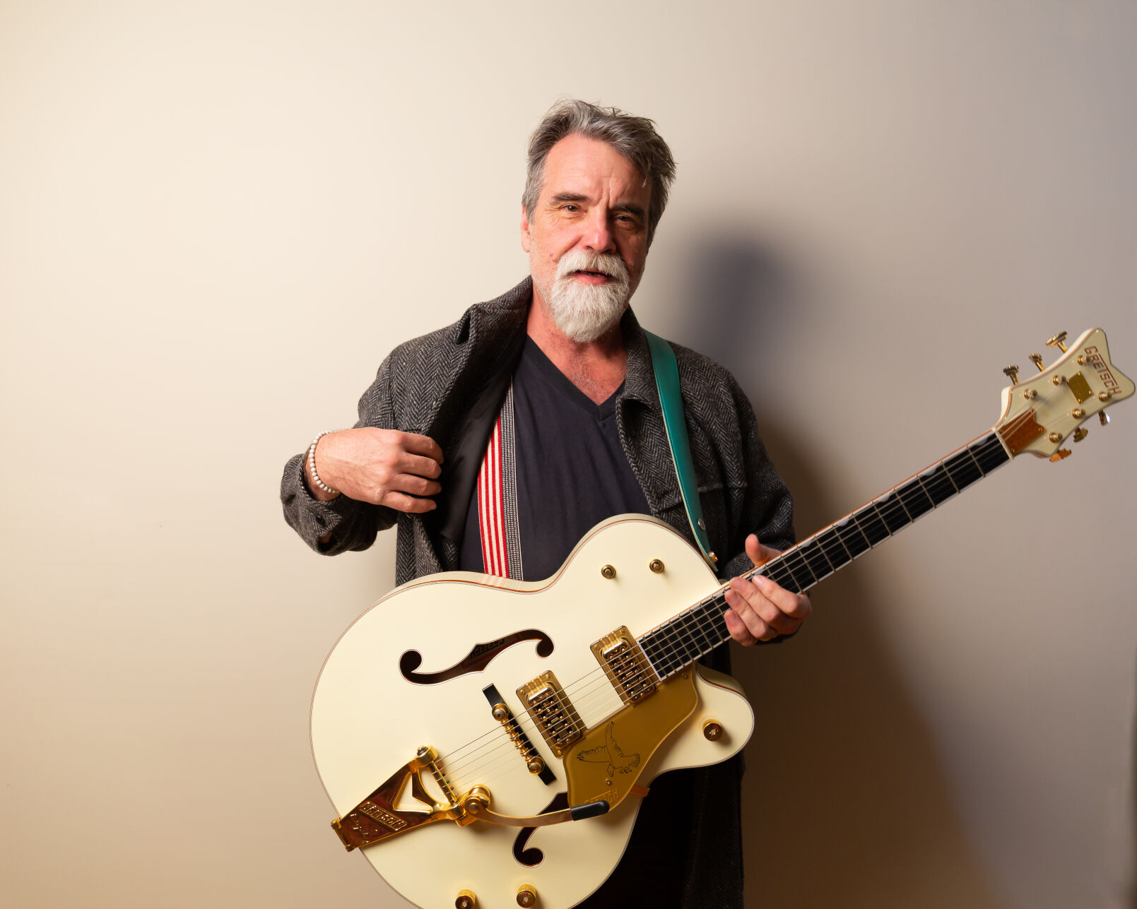 Darrell Scott promo photo 3.jpg